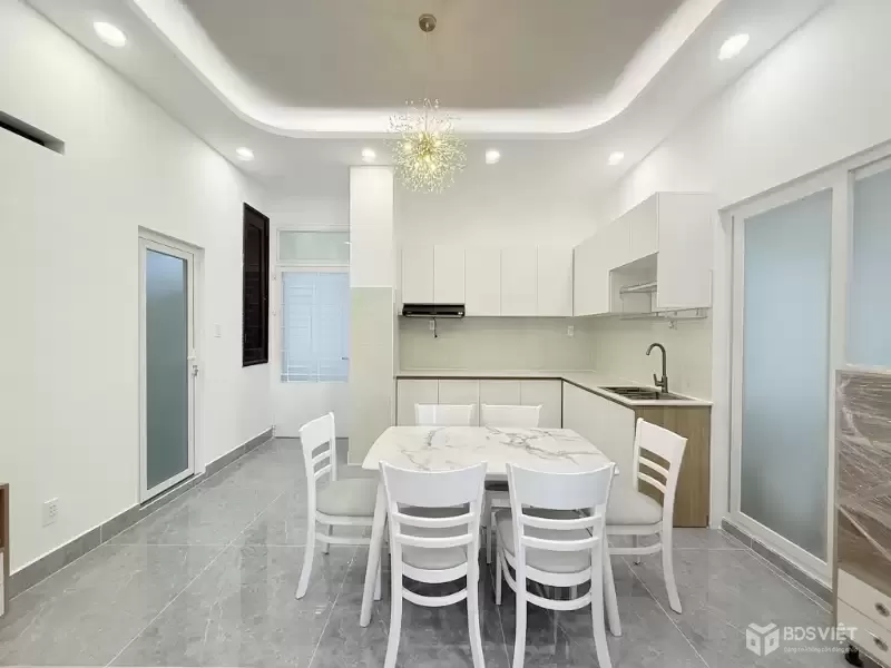 Bán căn hộ cao cấp, 60m2 2PN 2WC, CC Phú Thọ Lữ Gia - ban công 2 mặt thoáng chỉ hơn 3 tỷ.