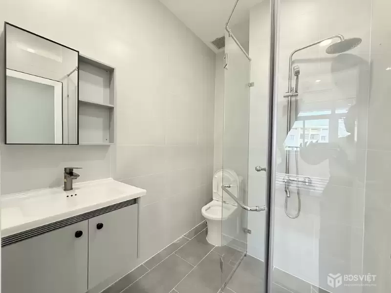 Bán căn hộ cao cấp, 60m2 2PN 2WC, CC Phú Thọ Lữ Gia - ban công 2 mặt thoáng chỉ hơn 3 tỷ.