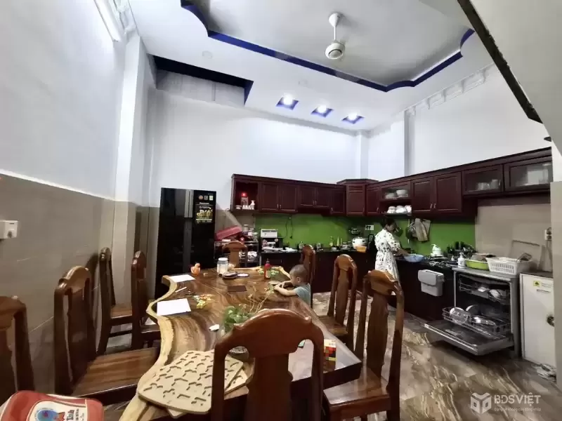 Bán nhà đẹp 5 tầng, 64m2 (5x14), Hẻm xe hơi, ngay Hương Lộ 80, gần Lê Văn Quới, hơn 4 tỷ