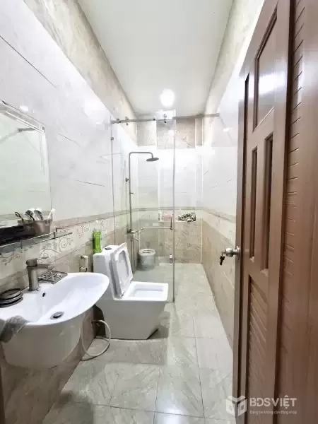 Bán nhà đẹp 5 tầng, 64m2 (5x14), Hẻm xe hơi, ngay Hương Lộ 80, gần Lê Văn Quới, hơn 4 tỷ