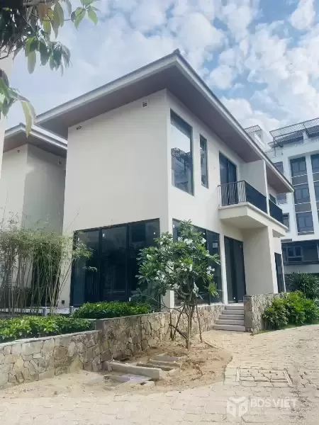 L'aurora Phu Yen Dự án nghỉ dưỡng 5* đầu tiên ở Phú Yên sở hữu vị trí đắc địa 4 mặt tiền đường sát biển.