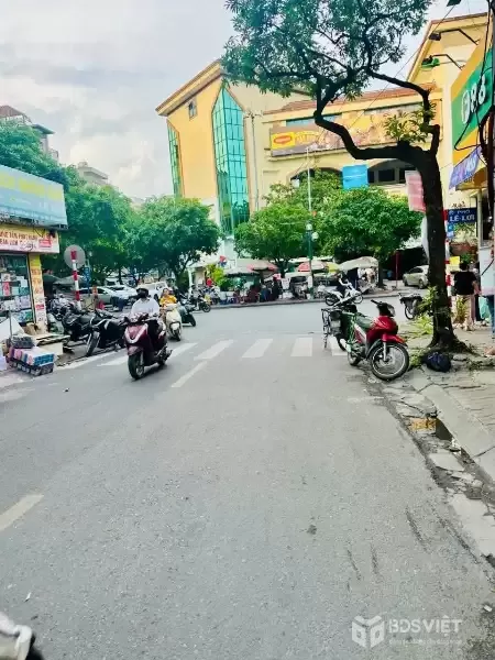 LOA LOA BÁN GẤP NHÀ LÊ HÔNG PHONG HÀ ĐÔN MẶT PHỐ - KINH DOANH - VỈA HÈ - 2 THOÁNG VĨNH VIỄN - TRUNG TÂM THƯƠNG MẠI CHỢ HÀ ĐÔNG 30M - SỔ VUÔNG A4.