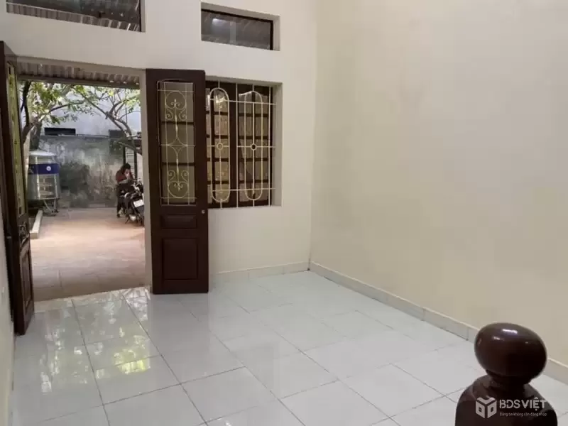 Tứ Liên - vị trí đẹp - một bước ra mặt phố - 73m - nhỉnh 10 tỷ