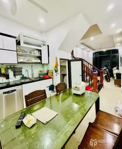 NHÀ ĐẸP Ở SƯỚNG PHỐ DỊCH VỌNG, NGÕ ĐẸP, GẦN Ô TÔ, GẦN PHỐ - 4T x 38M2, 8.35 TỶ