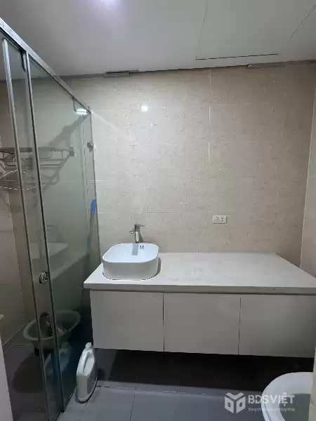Căn hộ có ban công, thoáng sáng, phù hợp gia đình trẻ hoặc để ở lâu dài tại goldmark city 136 hồ tùng mậu