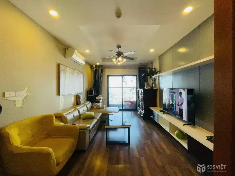 Chính chủ bán căn góc tại Goldmark City, ban công Đông Nam thoáng mát quanh năm.