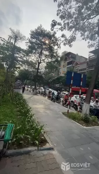 Bán gấp giảm chào 2 tỷ Minh Khai lô góc, 90m2 mặt tiền 8,5m, VH đá bóng, KD đỉnh, chỉ 57 tỷ