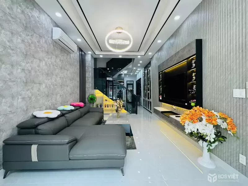chính chủ bán gấp nhà đẹp hxh full nội thất giá chỉ 7.45 tỷ tại quận 7