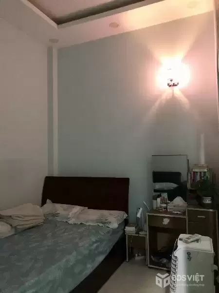 bán nhà 4x14 cấp 4 còn mới , gần huỳnh tấn phát nhà bè quận 7