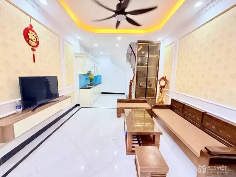 Nhà Cổ Nhuế, dân xây 5 tầng, lô góc, 7 chỗ ngủ trong nhà chỉ 6,9 tỷ
