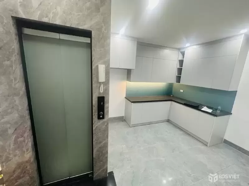 TRẦN CUNG 50M THANG MÁY CHỈ 10,3 TỶ,Ô TÔ 40M,GẦN PHỐ,2 THOÁNG,NGÕ BA GÁC,THÔNG