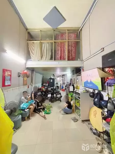 Bán nhà 3 tầng 29m2, Bình Trị Đông, Gần Đại Lộ Tên Lửa, Aeon Mall, chỉ hơn 3 tỷ