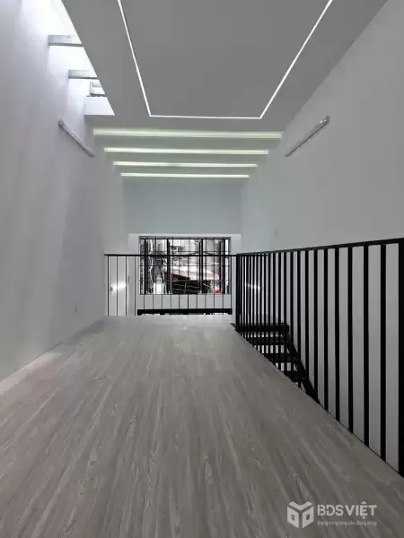 Bán nhà 2 tầng đẹp 35m2, HXH Chiến Lược, gần Ngã Tư Bốn Xã, Giáp Tân Phú, Q6, chỉ hơn 3 tỷ