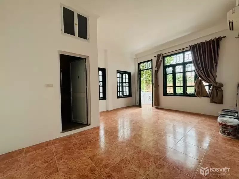 LẠC LONG QUÂN DT60/70M 5 TẦNG MT 6M-CHỈ 11,9 TỶ,MẶT NGÕ THÔNG,LÔ GÓC 3 THOÁNG