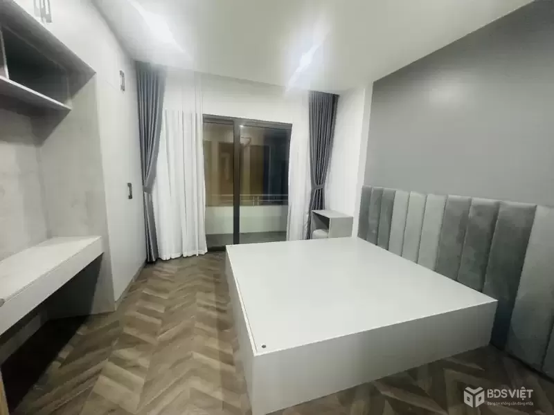 Bán nhà Hoàng Tăng Bí 37m2, dân xây 5 tầng, ô tô đỗ cửa chỉ 6 tỷ hơn