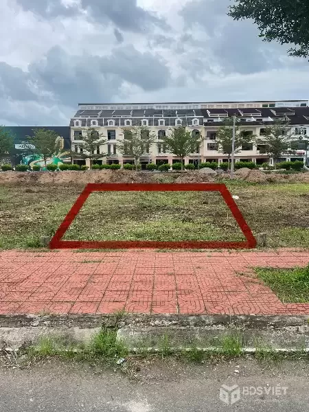 Cần bán đất nền phân lô KDC, nền đẹp đối diện công viên, thổ cư 100% thanh khoản cao 