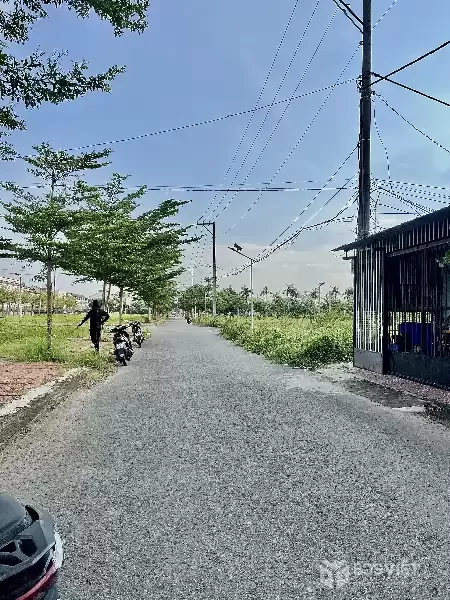 Cần bán đất nền phân lô KDC, nền đẹp đối diện công viên, thổ cư 100% thanh khoản cao 