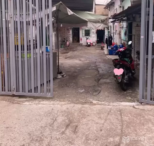 Bán nhà Chiến Lược, 2 tầng, 17m2, ngay Bình Trị Đông, gần Ngã Tư Bốn Xã, chỉ hơn 750triệu