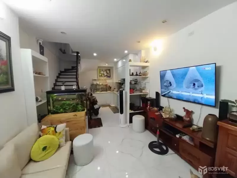 HOÀNG HOA THÁM 30M x5 TẦNG-7,9 TỶ NHÀ ĐẸP,30M RA PHỐ,LÔ GÓC,BA GÁC ĐỖ CỬA