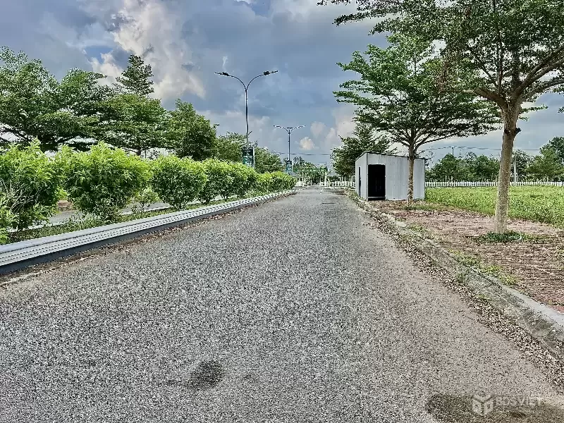 Cần bán nhà 1 trệt 2,5 lầu KDC đầu tư mới đang phát triển, thích hợp để ở đầu tư kinh doanh buôn bán 