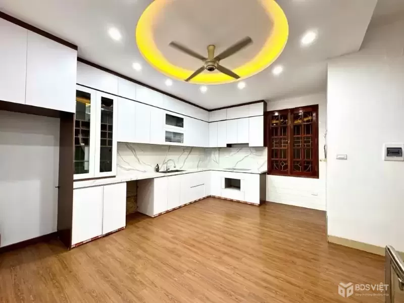 Nhà Cầu Diễn 6 tầng, 60m², 2 thoáng, ô tô tránh, cạnh Hoàng Quốc Việt kéo dài