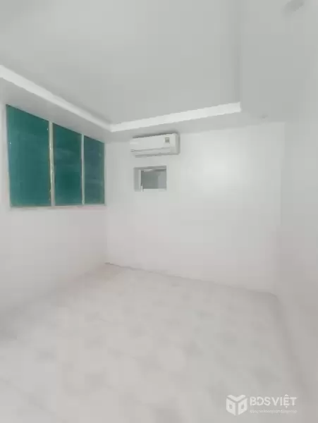 Hoàng Quốc Việt – 90m² – MT 5.6m – SÂN TRƯỚC – gần Công viên Nghĩa Tân – 21.5 tỷ