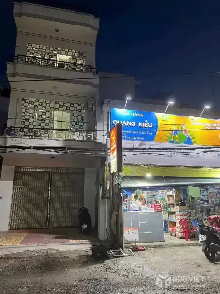 Bán nhà 3 tầng mặt tiền đường Nguyễn Bỉnh Khiêm - Phường Nha Trang gần chợ Đầm