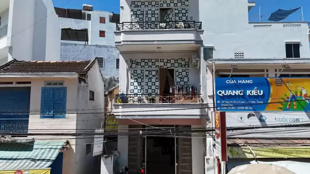 Bán nhà 3 tầng mặt tiền đường Nguyễn Bỉnh Khiêm - Phường Nha Trang gần chợ Đầm