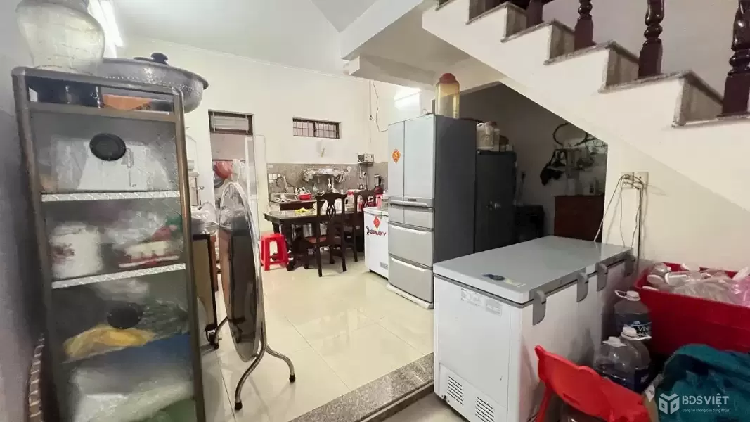 Bán Nhà 1 Trệt 2 Lầu Mặt Tiền Đường 
Nội bộ khu Đại An, Phường 9, TPVT

Diện tích : 83,2m2 ngang 5,2m. Vuông vắn full thổ cư bìa hồng hoàn công

Hướng Tây Nam

Nhà 1 trệt 2 lầu đường nội bộ gần 30/4 khu dân trí cao 

Giá bán: 8,5 Tỉ ( Thương lượng)