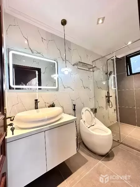 HIẾM ! PHỐ KIM MÃ - NHÀ ĐẸP MỚI - Ô TÔ ĐỖ CỔNG - GẦN PHỐ - THANG MÁY THOÁNG