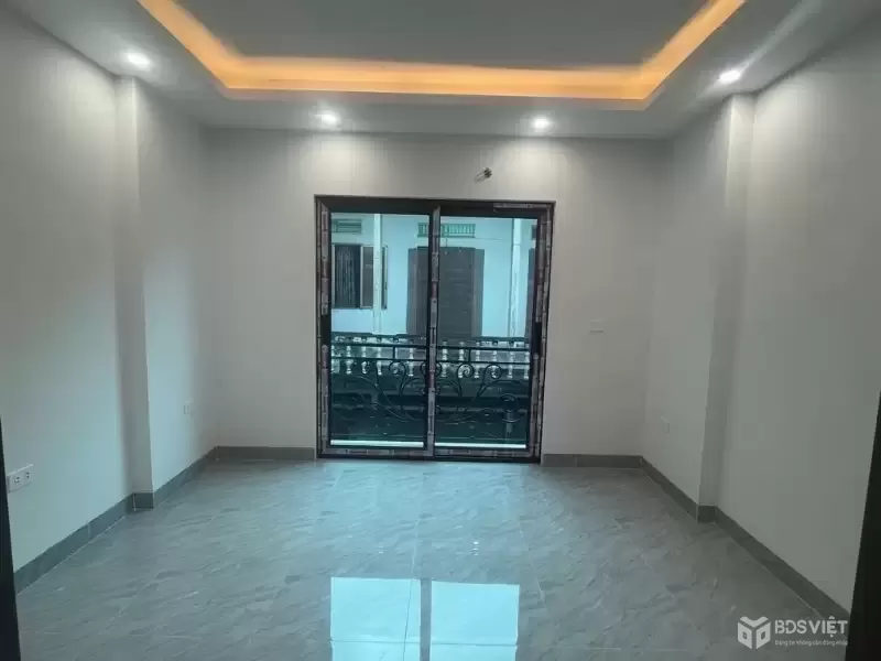 Bán nhà 5 tầng Phú Diễn, 32m2, mt 3.9 m, ngay Hoàng Quốc Việt kéo dài