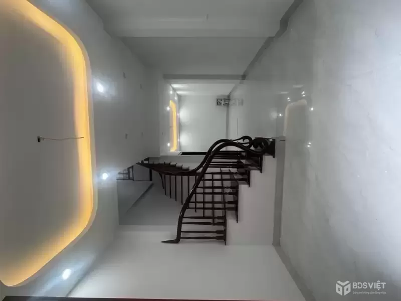 Bán nhà 5 tầng Phú Diễn, 32m2, mt 3.9 m, ngay Hoàng Quốc Việt kéo dài