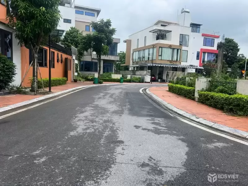 SIÊU PHẨM BIỆT THỰ ĐƠN LẬP- VỊ TRÍ ĐẸP - LÔ GÓC 4 MẶT THOÁNG - LAN VIÊN - GIA LÂM