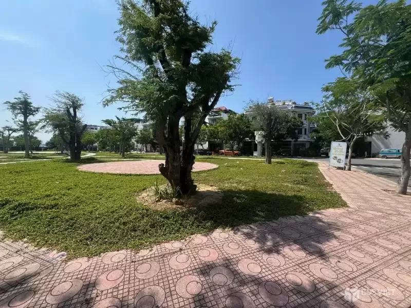 Cho thuê toà nhà CĂN GÓC 2 MẶT TIỀN VIEW trực diện CÔNG VIÊN GẦN SÔNG 