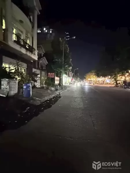 BÁN NHÀ KARAOKE NGƯNG HOẠT ĐỘNG – 255M² – TRUNG TÂM DĨ AN – GIÁ 18 TỶ