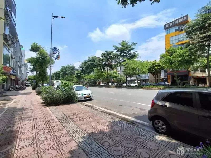 BÁN NHÀ MẶT PHỐ NGÔ GIA TỰ,  VỈA HÈ ĐÁ BÓNG, KINH DOANH ĐỈNH - LONG BIÊN HÀ NỘI