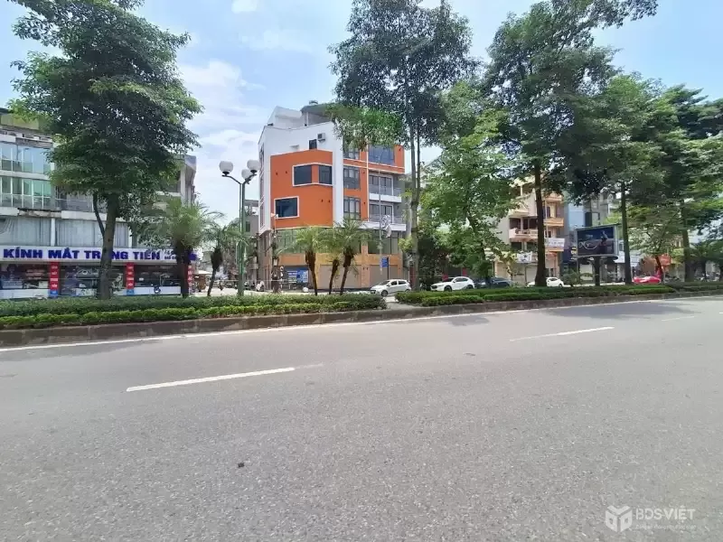 BÁN NHÀ MẶT PHỐ NGÔ GIA TỰ,  VỈA HÈ ĐÁ BÓNG, KINH DOANH ĐỈNH - LONG BIÊN HÀ NỘI