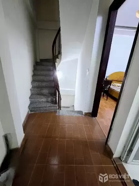 Bán nhà Tây Hồ Xuân La 35m2, 4T, 2 mặt ngõ, ô tô đỗ cửa, gần Hồ Tây