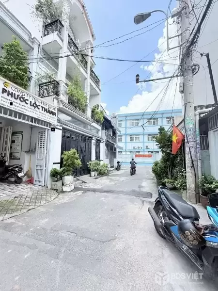Mặt Tiền Đường Nguyễn Lộ Trạch, Quận Tân Phú  - 74m2 (4 x 18)m - Cấp 4