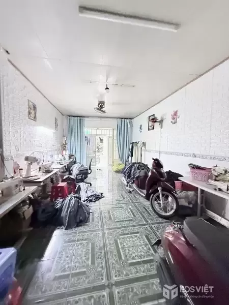 Mặt Tiền Đường Nguyễn Lộ Trạch, Quận Tân Phú  - 74m2 (4 x 18)m - Cấp 4