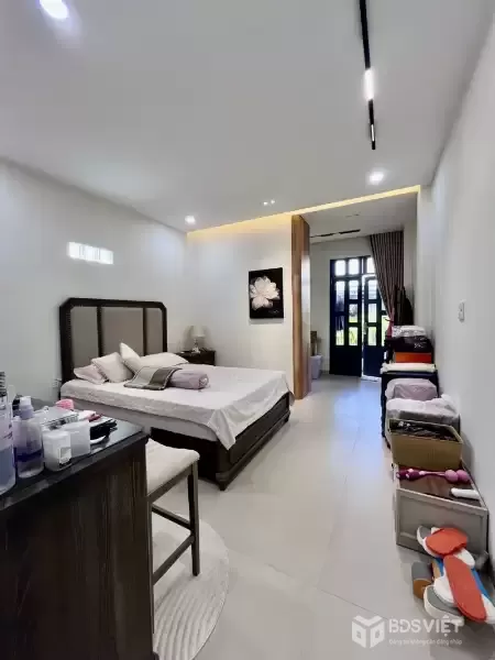 Oto Nhà Đẹp Gần Aeon Giáp Ngã 4 Bốn Xã Ở Ngay 56m Trệt+Lầu Nhỉnh 5 Tỷ