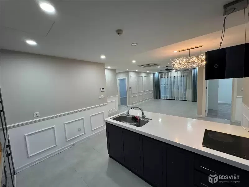 Gia đình cần bán căn trục 10 – căn góc hoa hậu Goldmark City