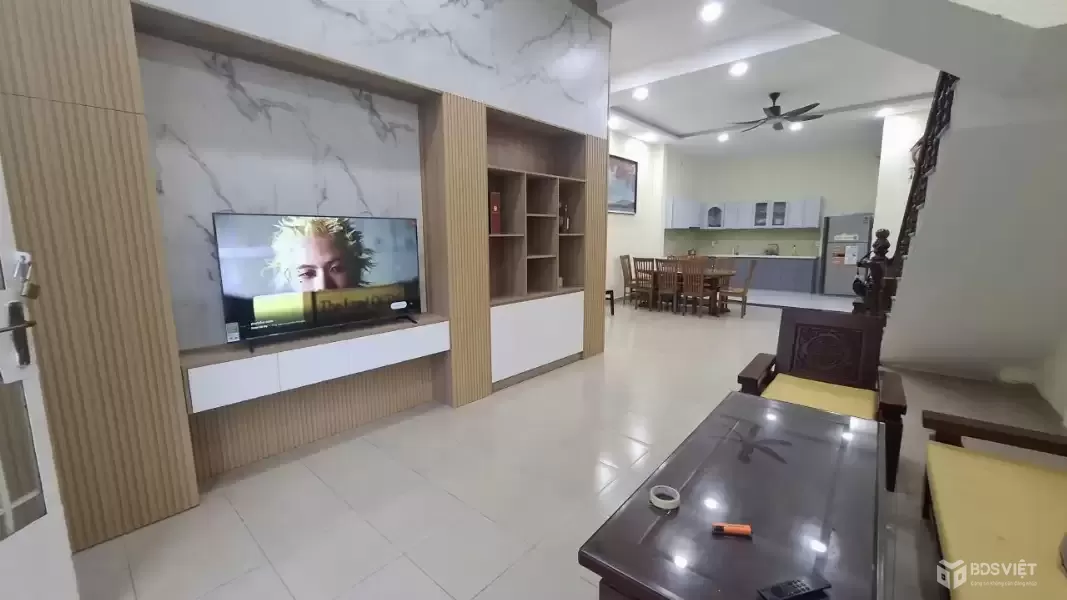 Bán nhanh nhà 1 trệt 2 lầu.mặt tiền đường Hải Đức, nhà full nội thất gồm 3pn phong thờ bếp 3 wc.sân thượng.