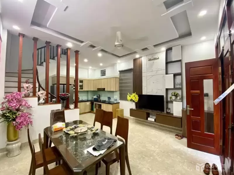 BÁN NHÀ GẦN HỌC VIÊN TÀI CHÍNH - DT61M2 - MT5.6M - 4 TẦNG - LÔ GÓC - NGÕ Ô TÔ TRÁNH