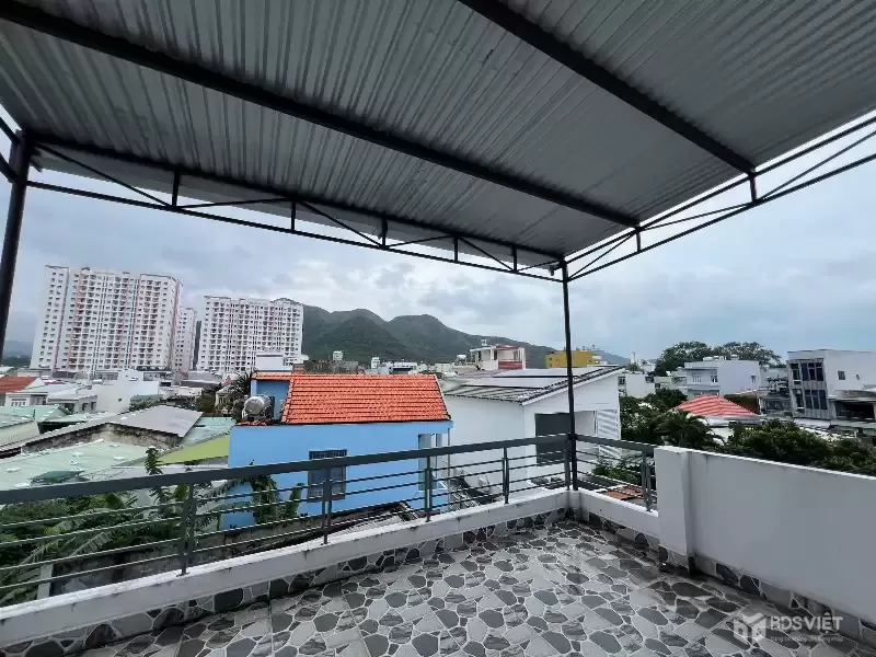 NHÀ 3 TẦNG HẺM Ô TÔ GẦN MAI XUÂN THƯỞNG - GẦN BIỂN 