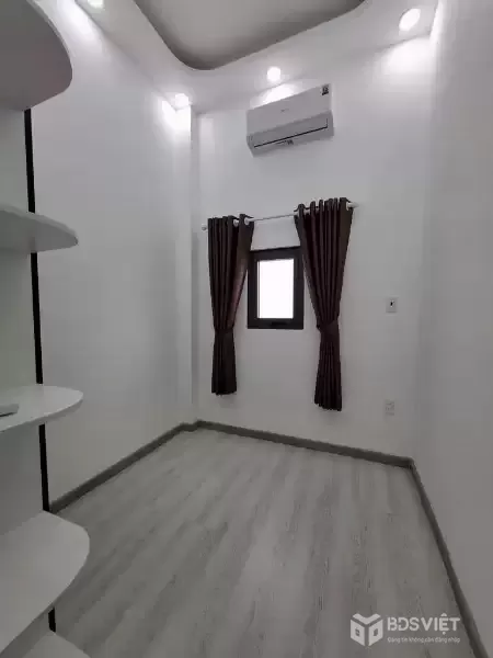 Bán Gấp Nhà Hẻm Huỳnh Tấn Phát Q7, 32m2, 2 Tầng, Giá Hời Chỉ 2.9 Tỷ, Sổ Hồng