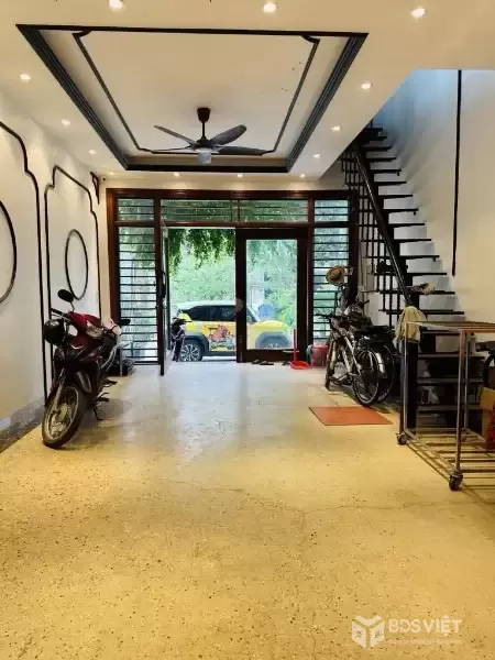 Nhà 2 mặt thoáng Thụy Phương 41m2, 5T, ô tô tránh