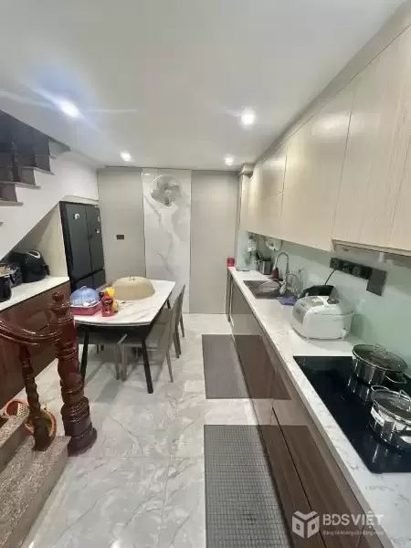 Nhà đẹp Phú Diễn 39m², 5T, ô tô tránh, gần công viên lớn Hà Nội