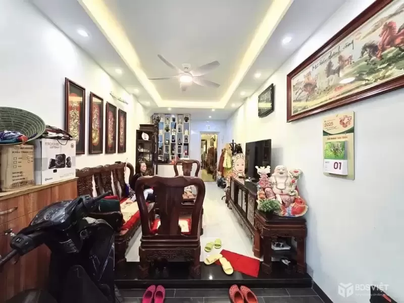 ĐỘI CẤN 35M-10,6 TỶ-NHÀ ĐẸP,THANG MÁY,NGÕ THÔNG,SÁNG,BA GÁC ĐUA,GẦN Ô TÔ