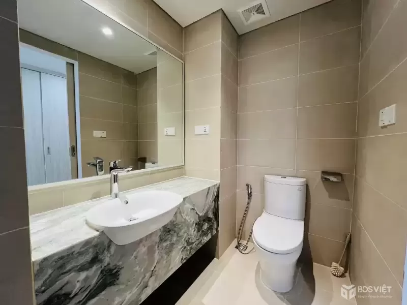 bán căn Goldcost view hồ bơi và xéo biển tầng 14, DT 52m2